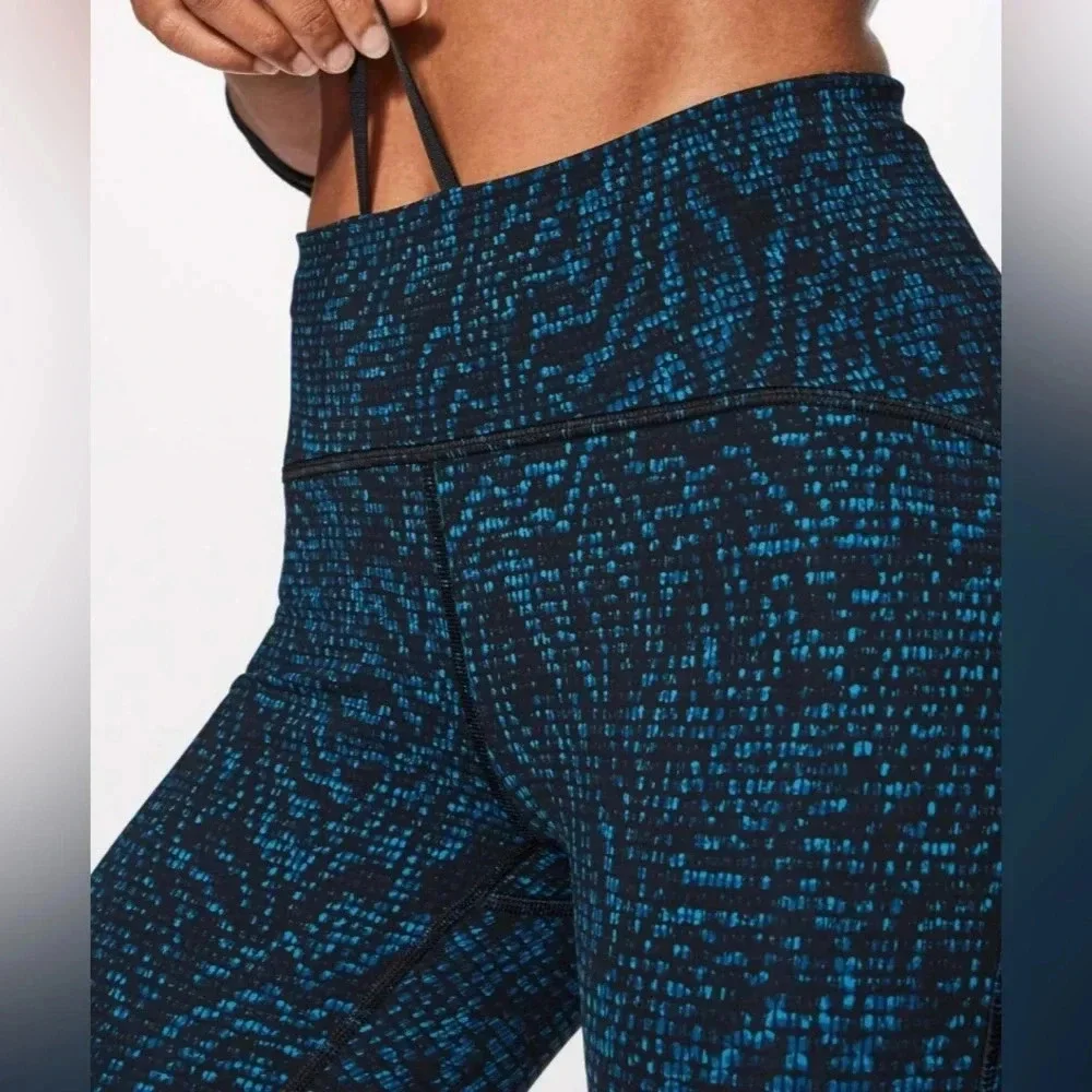 Lululemon Train Times Crop Size 6